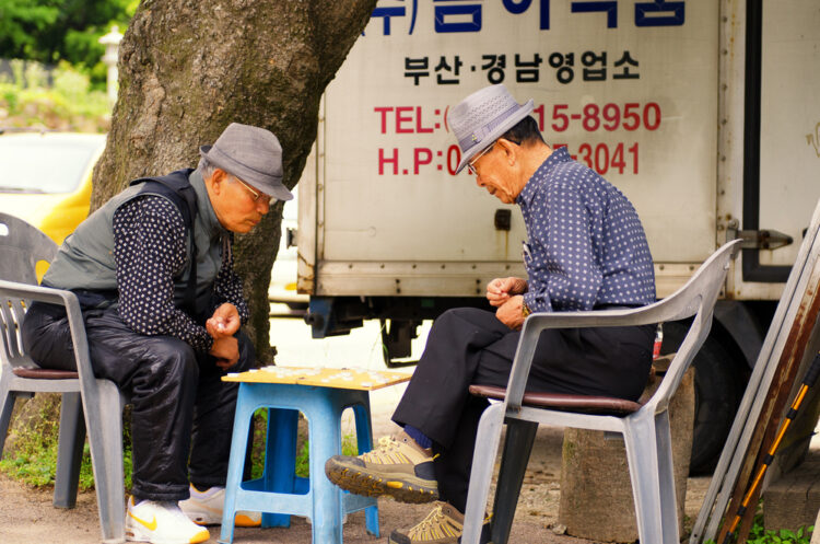 What are real retirement ages around the world?