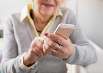 Senior Cellphone Plans: What do they cost?