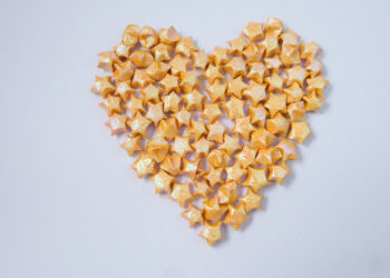 The Enchanting World of Paper Stars: A Therapeutic and Entertaining Hobby for Grandparents