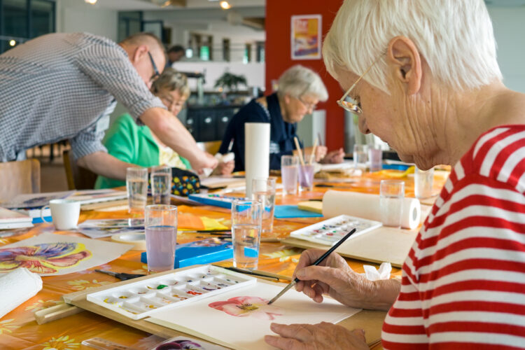 The Joy of Painting: Why Starting to Paint is a Great Hobby for Grandparents