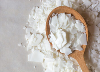 A Symphony of Scents: Unleash the Magic of Essential Oils in Your Homemade Candles