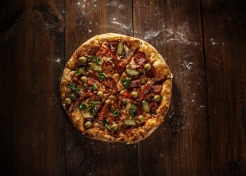 Master the Art of Homemade Pizza: A Flavorful Guide to Creating the Perfect Pie